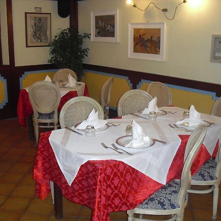 Hotel Girasole Civitanova Marche Exterior foto