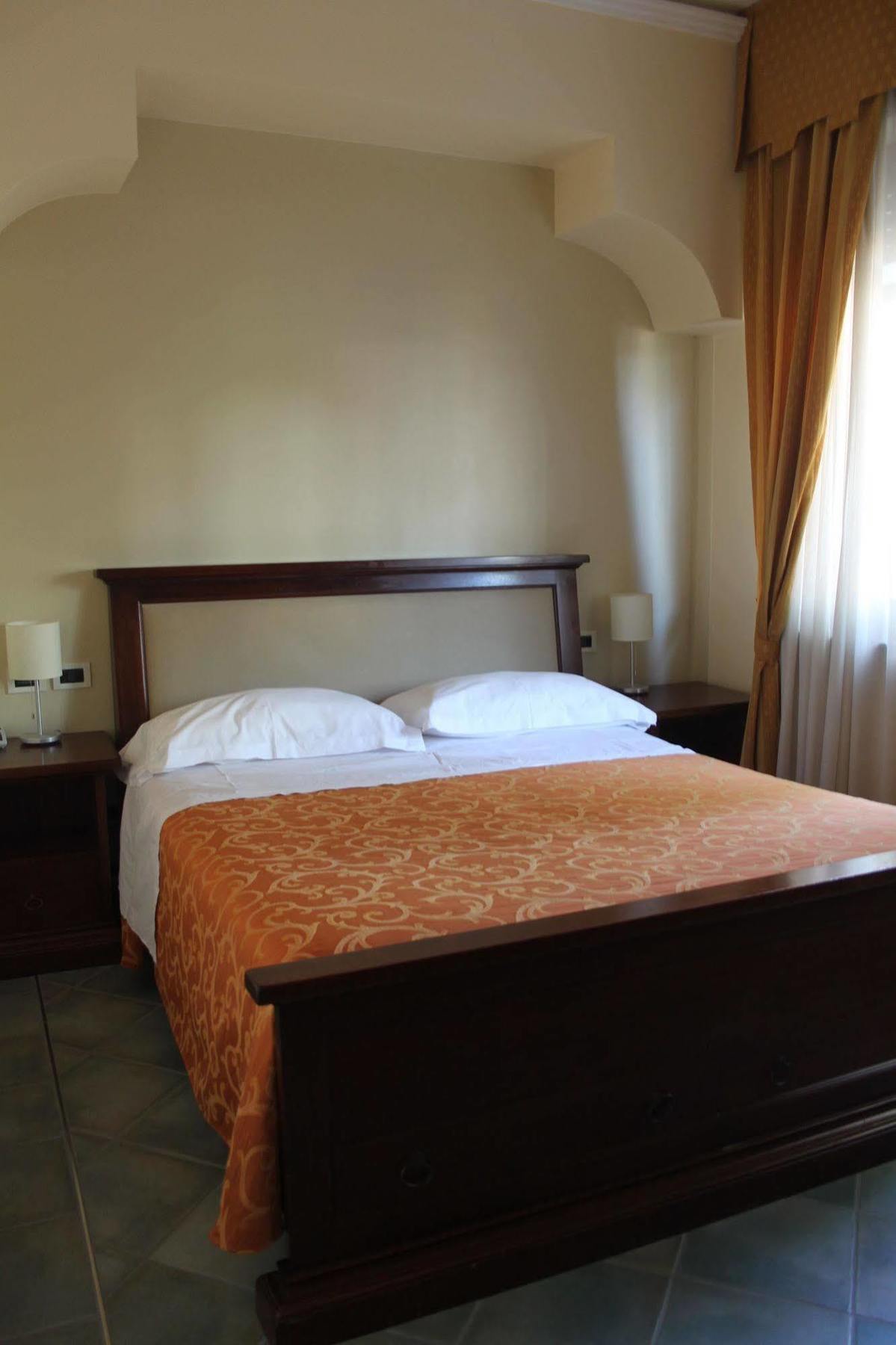 Hotel Girasole Civitanova Marche Exterior foto